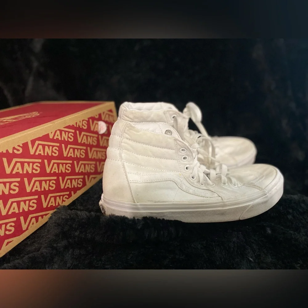 Vans - Picture 1 of 4